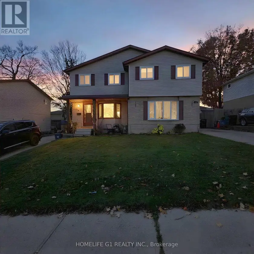 Semi-Detached/Link at 114 CONNELLY DRIVE, Kitchener