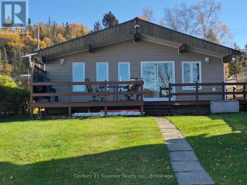 Detached at 143 SUNSET DRIVE N, Schreiber