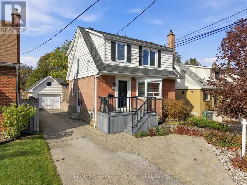 Detached at 174 EAST 13TH STREET, Hamilton