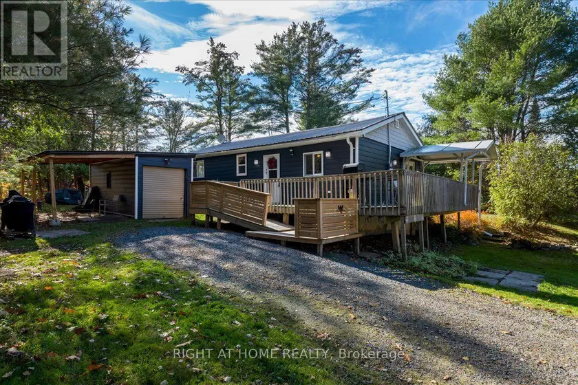 Detached at 16 GRAND STREET, Seguin