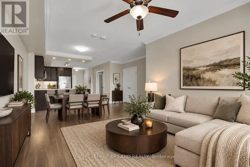Apartment at 801 - 260 VILLAGEWALK BOULEVARD, London