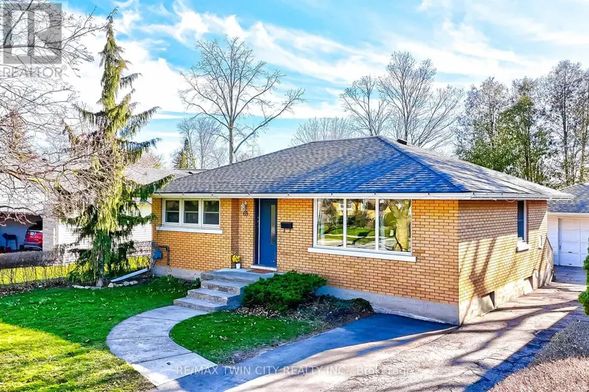 Detached at UPPER - 69 MAYWOOD ROAD, Kitchener