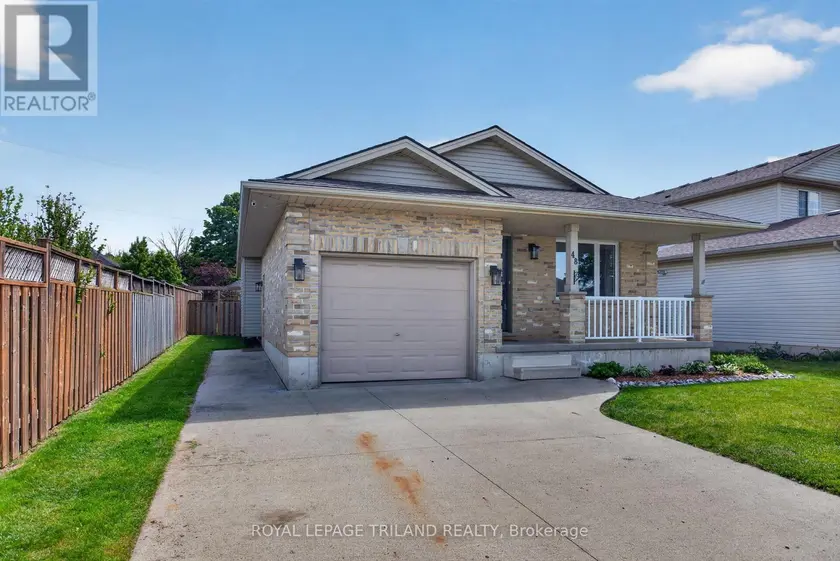 Detached at 48 COTTONWOOD DRIVE, St. Thomas